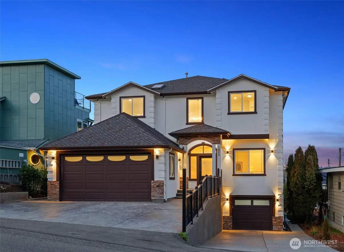 7908 S Lakeridge Drive, Seattle, WA 98178 - Image #1