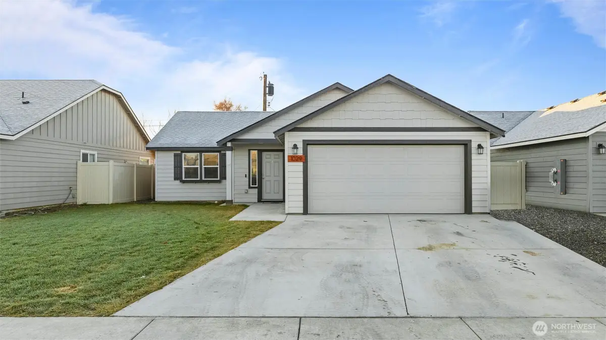 1029 W Sequoia Road, Moses Lake, WA 98837 - #1