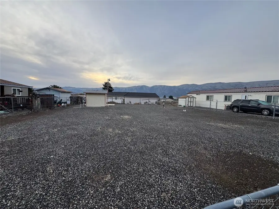 606 Edgewater Way Sw, Mattawa, WA 99349 - #2