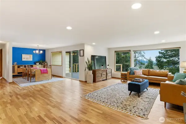 14111 12th Avenue Sw, Burien, WA 98166