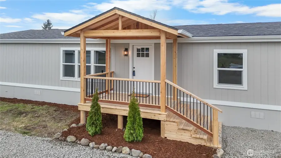 18403 Ivan Street Sw, Rochester, WA 98579 - Image #3