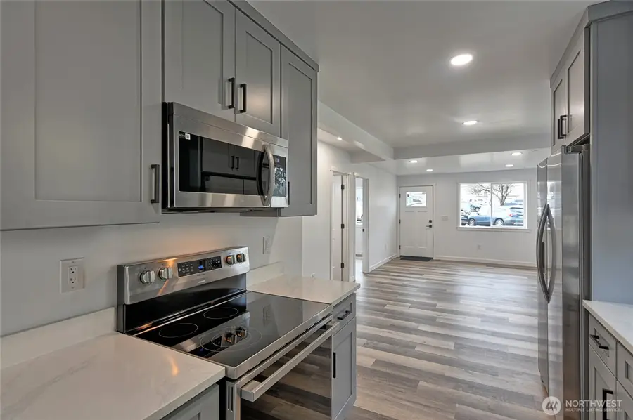 2405 Rockefeller Ave, Everett, WA 98201 - #3