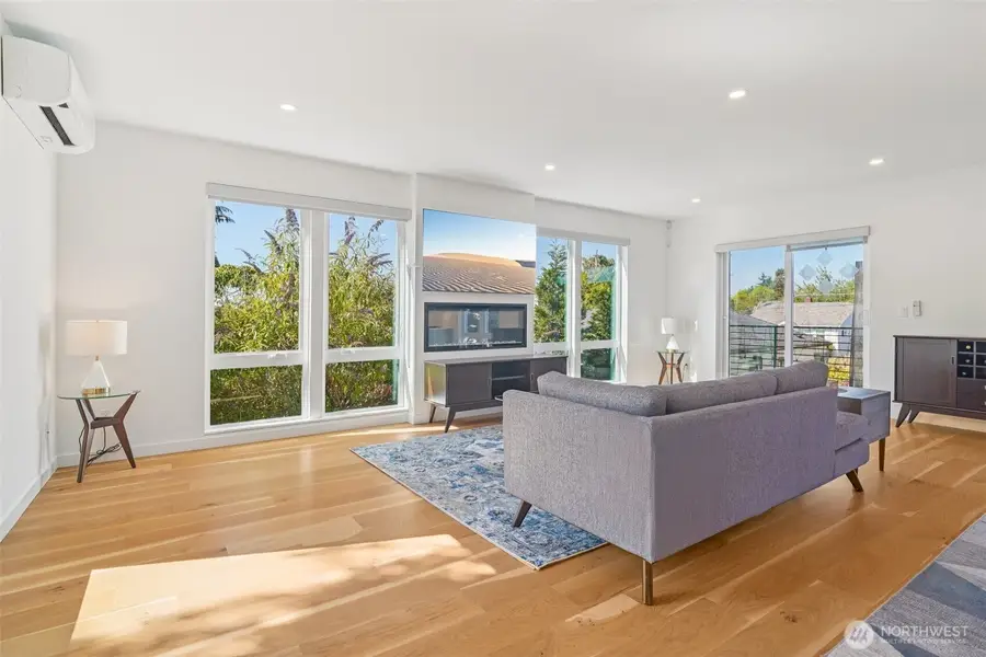 8020 17th Avenue Nw, Seattle, WA 98117 - #2