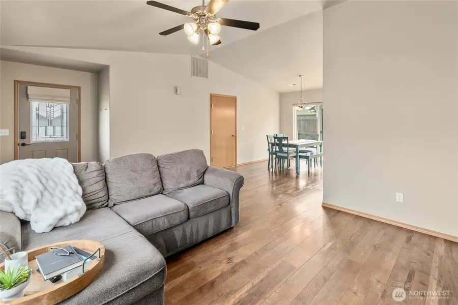 405 E Kristen Avenue, Ellensburg, WA 98926 - Image #2