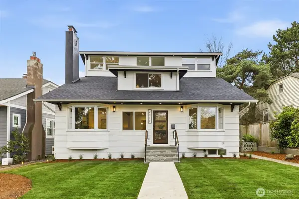 9011 36th Avenue Sw, Seattle, WA 98126