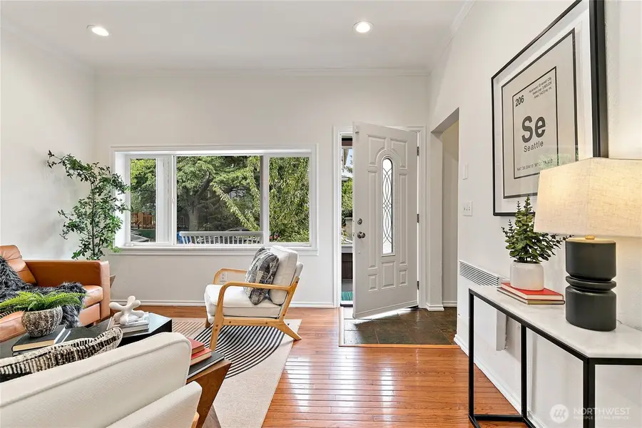 1913 E Spruce Street, Seattle, WA 98122 - Image #2