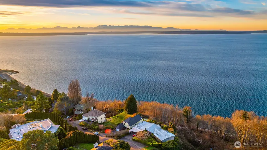 1932 NW Blue Ridge Drive #6, Seattle, WA 98177 - Image #2