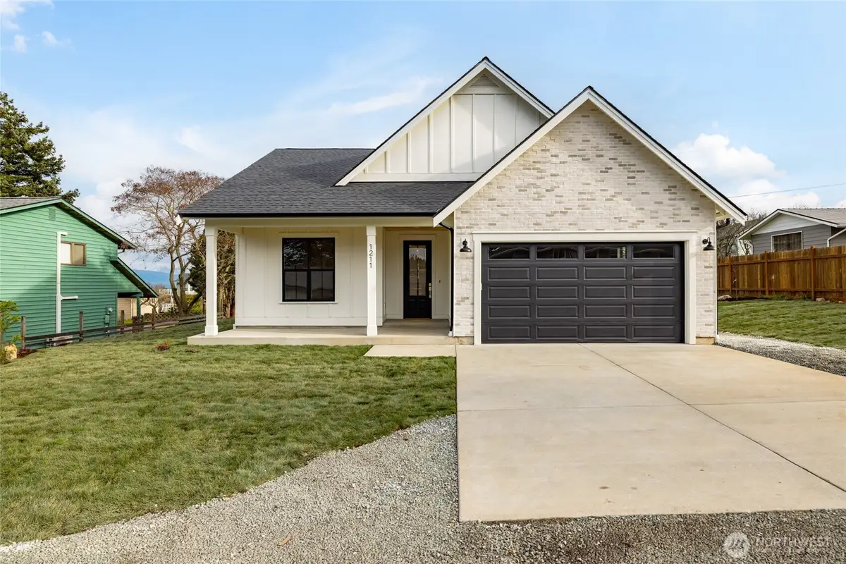 1211 King Street, Anacortes, WA 98221 - Image #1