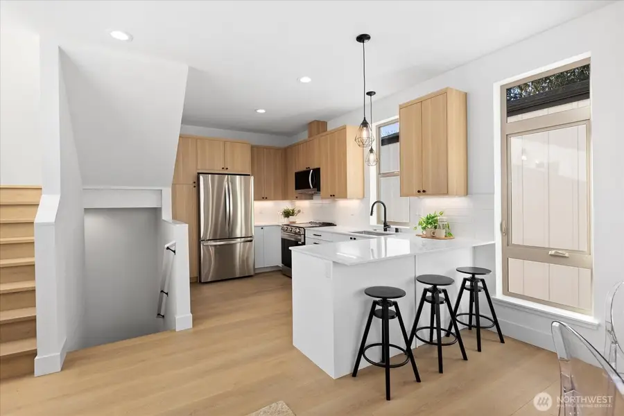 12044 Hiram Place Ne #A, Seattle, WA 98125 - Image #2