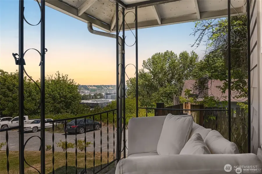 1306 E 32nd Street, Tacoma, WA 98404 - Image #2