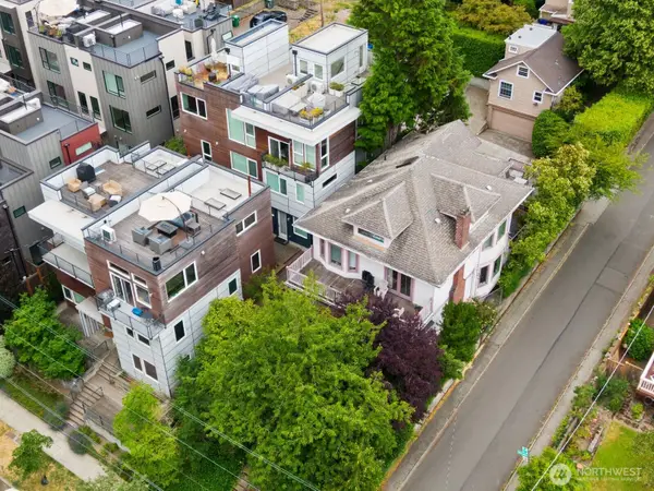 702 11th Avenue E, Seattle, WA 98102