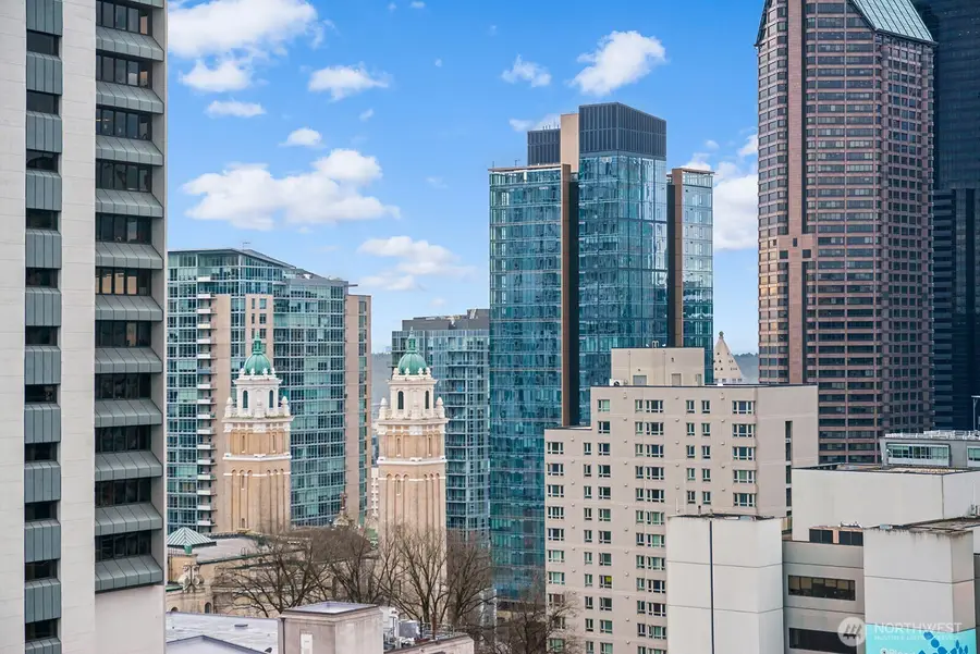 1017 Minor Avenue #901, Seattle, WA 98104 - Image #2