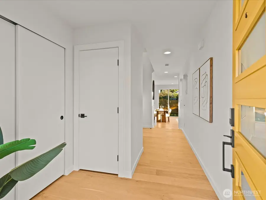 12834 Ashworth Avenue N, Seattle, WA 98133 - Image #3