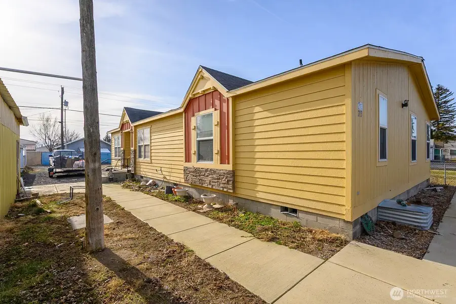 213 W Locust Street, Coulee City, WA 99115 - Image #2