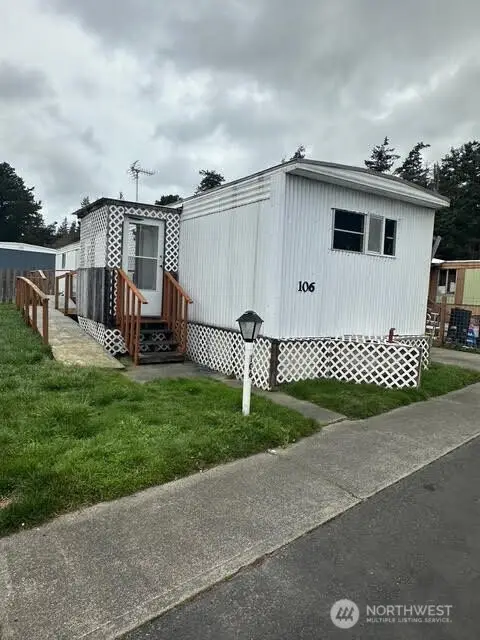 700 NW Crosby Avenue #106, Oak Harbor, WA 98277 - Image #1