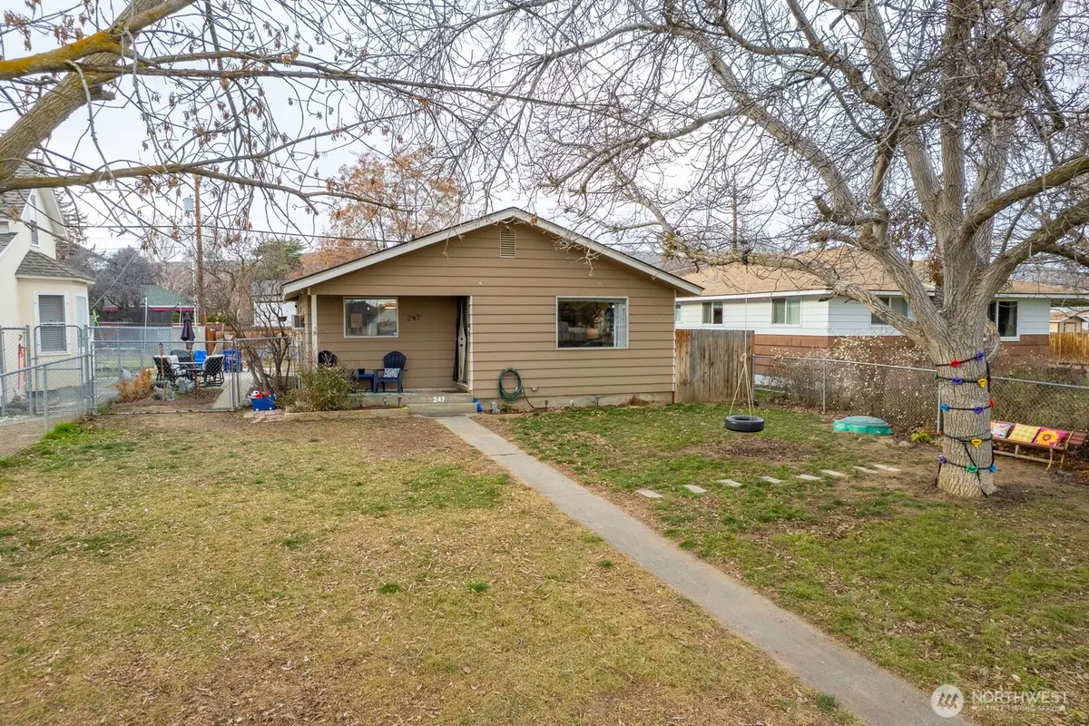 247 NW D Street, Ephrata, WA 98823 - Image #1