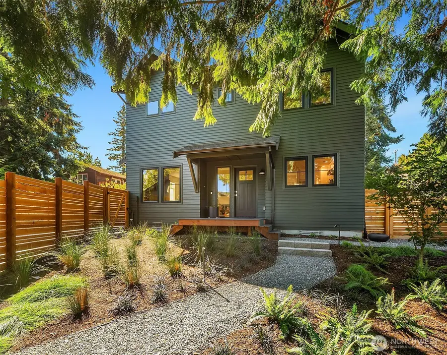 10421 41st Avenue Sw #B, Seattle, WA 98146 - Image #2