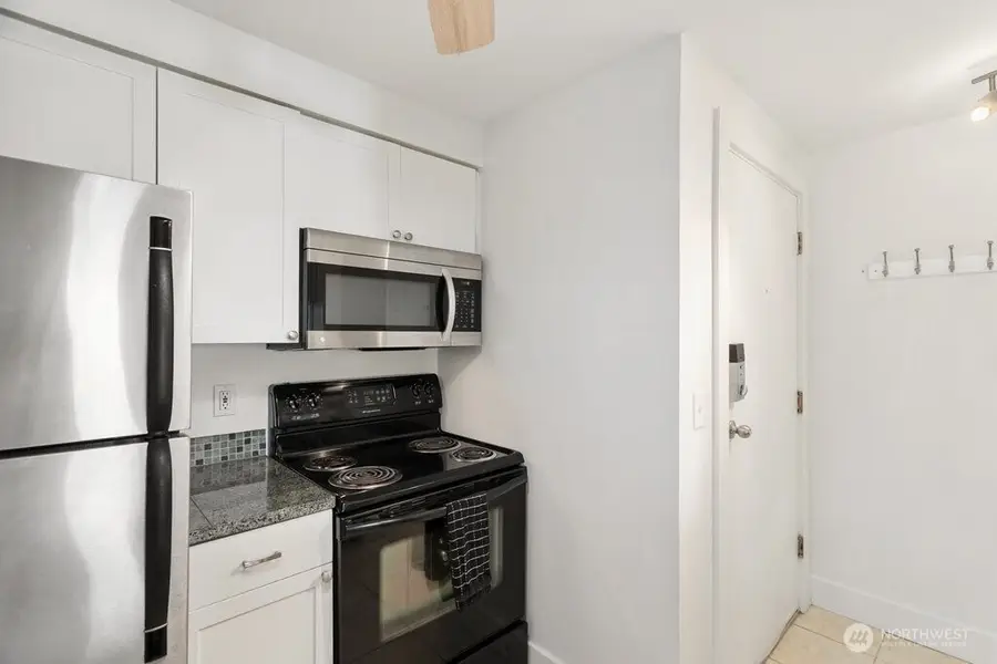 4831 Fauntleroy Way Sw #206, Seattle, WA 98116 - #3