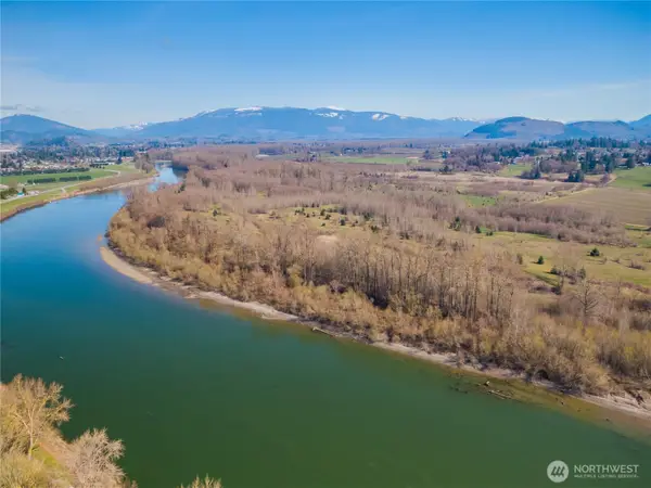 2323 Lindgren Road, Mount Vernon, WA 98273