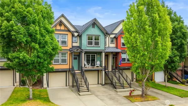 2674 SW Sylvan Heights Dr, Seattle, WA 98106