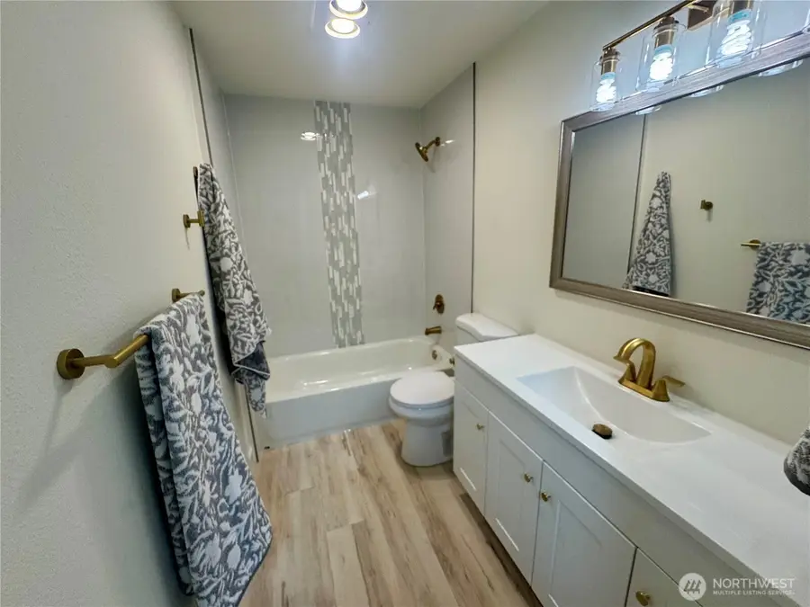 220 SW Clark Street #B-201, Issaquah, WA 98027 - Image #3