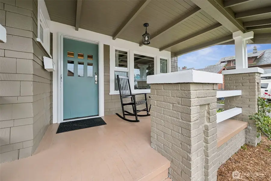 1829 Washington Avenue, Enumclaw, WA 98022 - Image #2