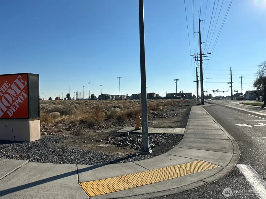 96 W Central Drive #1, Moses Lake, WA 98837 - #2
