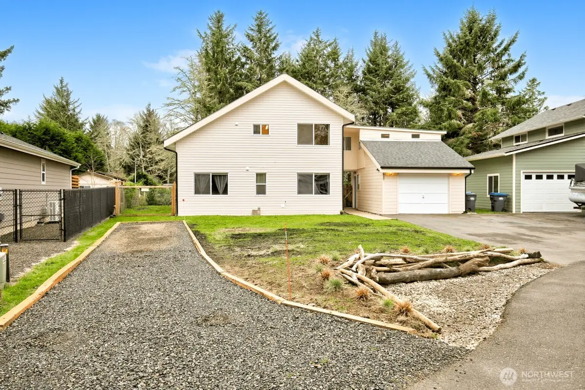 737 Dover Court Se, Ocean Shores, WA 98569 - Image #1