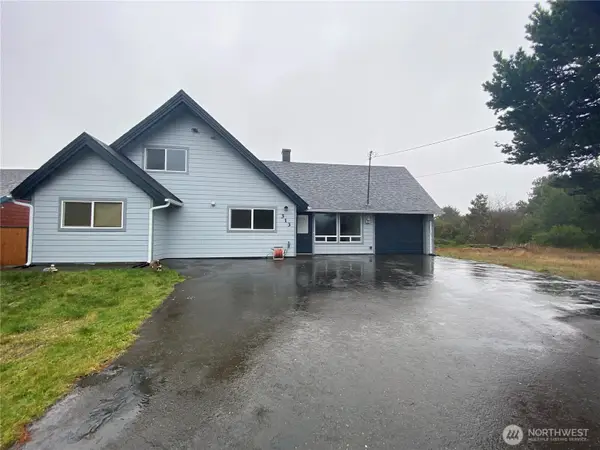 313 Sand Dune Avenue Nw, Ocean Shores, WA 98569