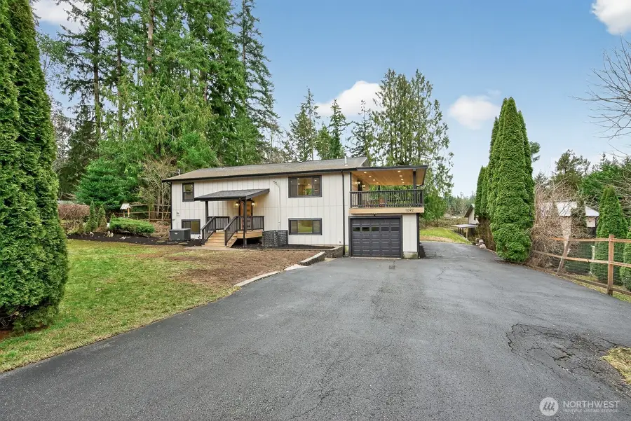 1692 Oak Ridge Dr, Camano Island, WA 98282 - Image #2