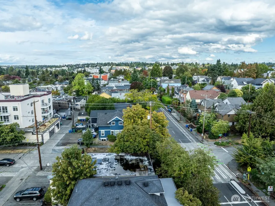 5035 11th Avenue Ne, Seattle, WA 98105 - #2