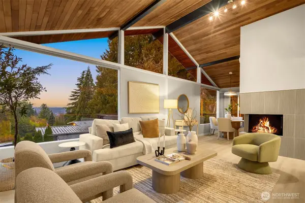 7010 NE 153rd Place, Kenmore, WA 98028