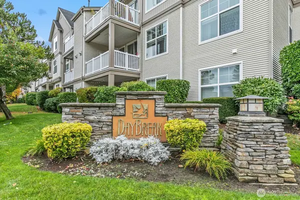 23420 SE Black Nugget Road #F302, Issaquah, WA 98029