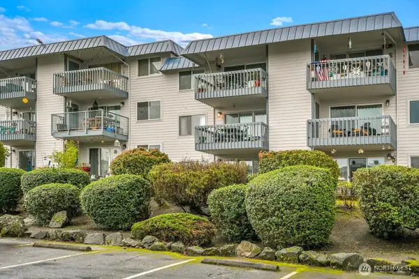 23005 Marine View Drive S, Des Moines, WA 98198