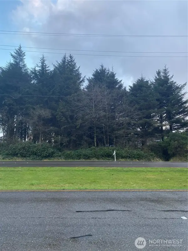 886 Ocean Shores Boulevard, Ocean Shores, WA 98569