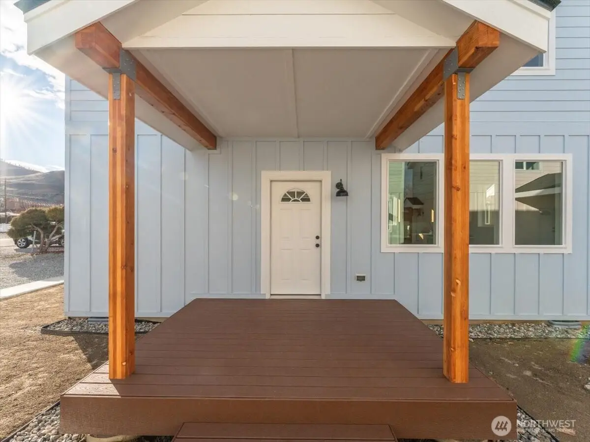 407 E Okanogan Avenue, Chelan, WA 98816 - #1