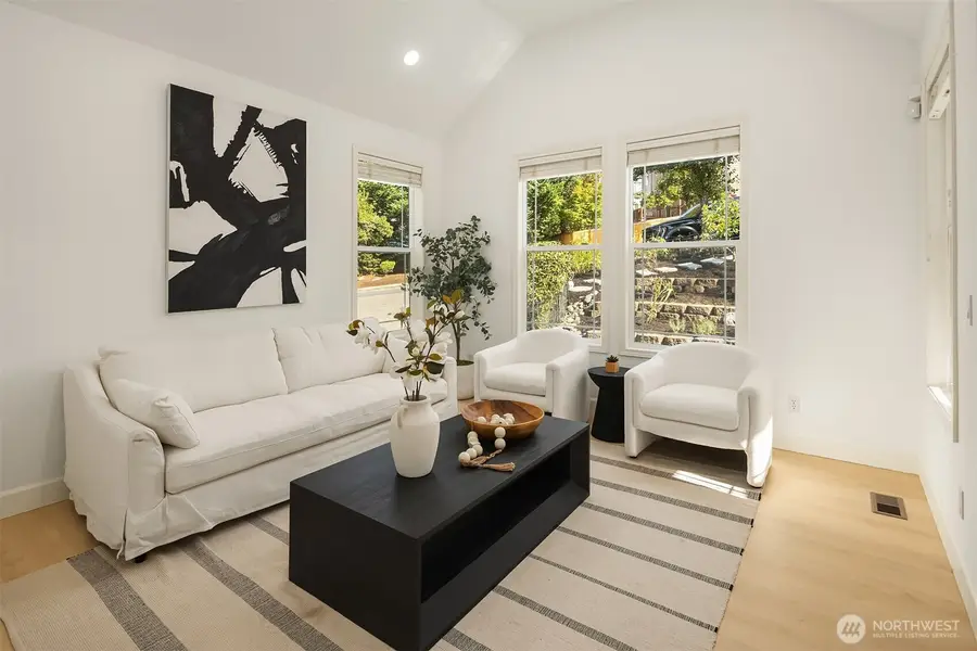 16255 SE 66th St, Bellevue, WA 98006 - Image #3