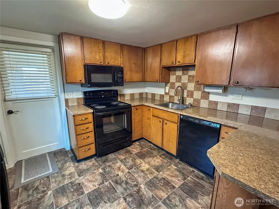 1215 W Plum Street, Centralia, WA 98531 - #3