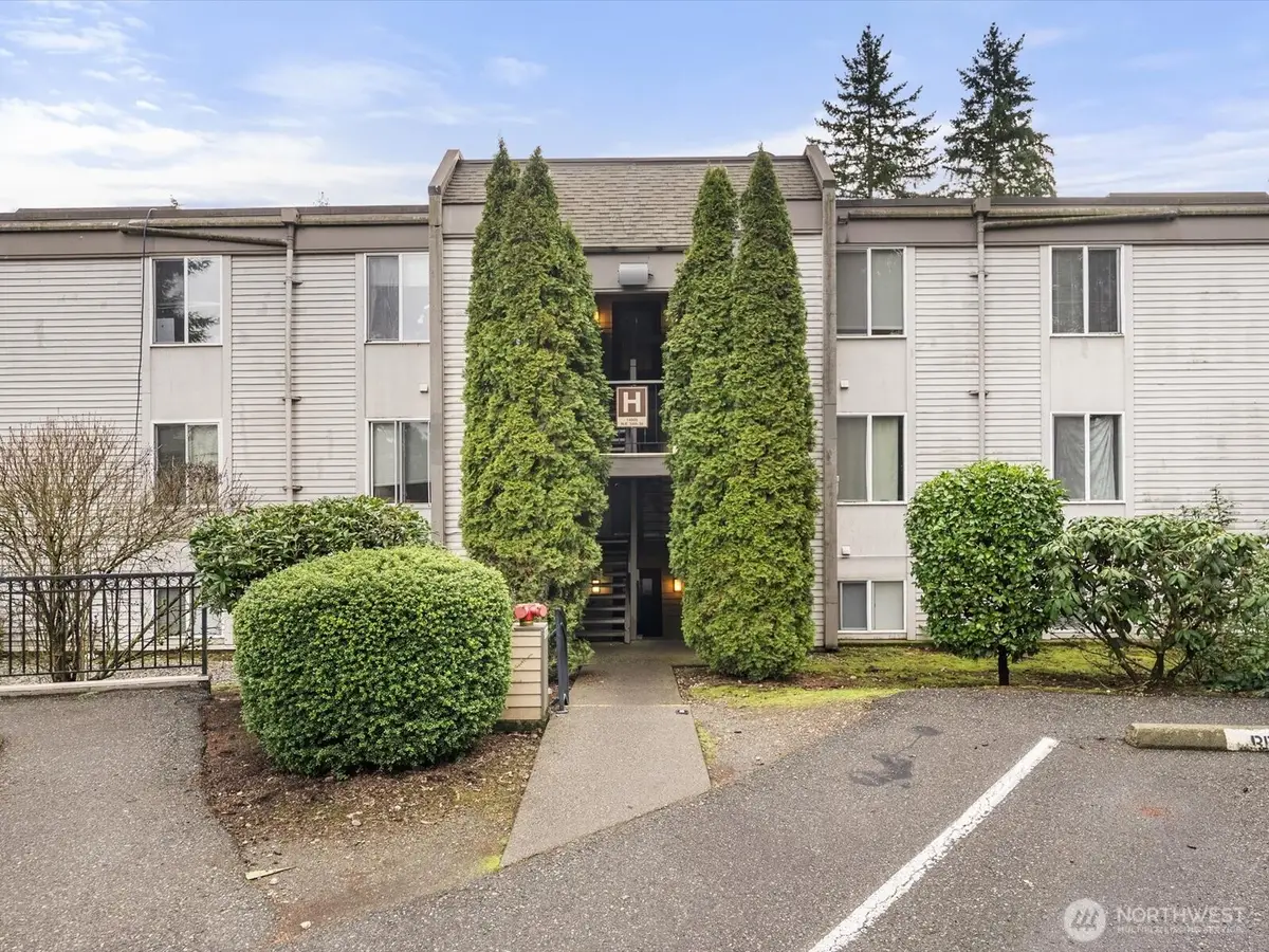14605 34th Street Ne #h19, Bellevue, WA 98007 - Image #1