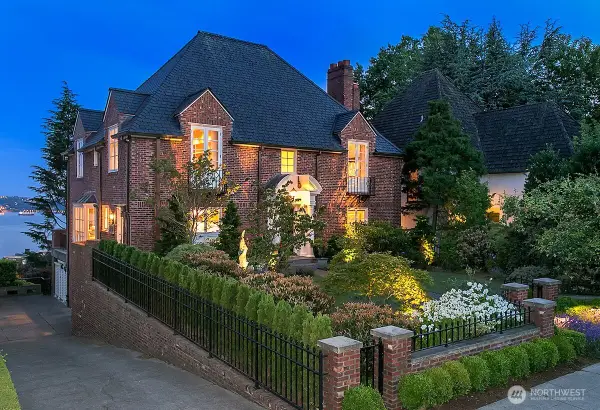 317 W Highland Drive, Seattle, WA 98119