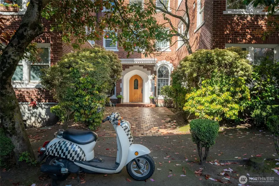 411 Boylston Avenue E #207, Seattle, WA 98102 - #2