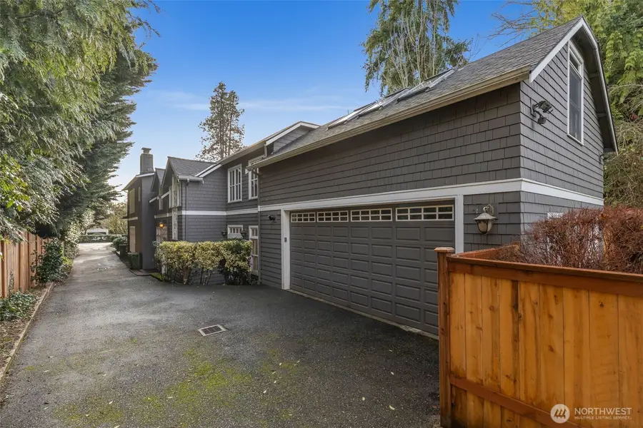 7626 NE 8th Street, Medina, WA 98039 - #2