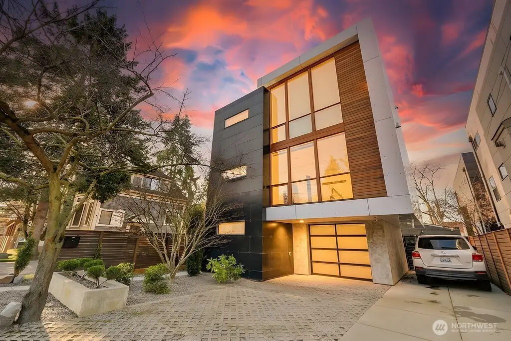 209 12th Ave E, Seattle, WA 98102 - Image #1