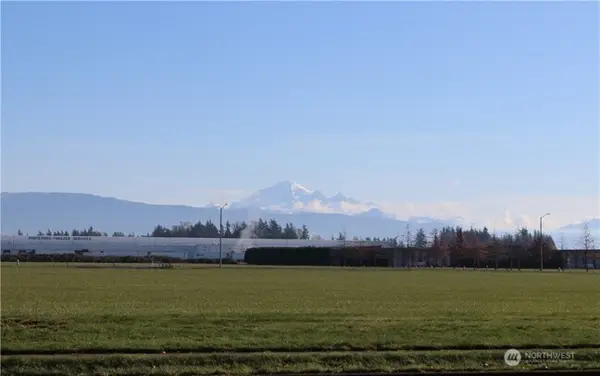 2263 W Main Street, Lynden, WA 98264