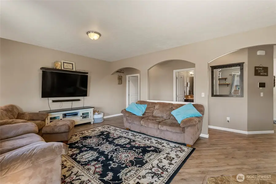 800 S Hamilton Road, Moses Lake, WA 98837 - #3