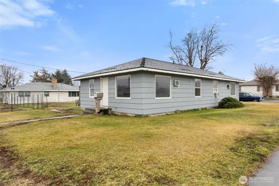 501 S Ash St, Moses Lake, WA 98837 - #3