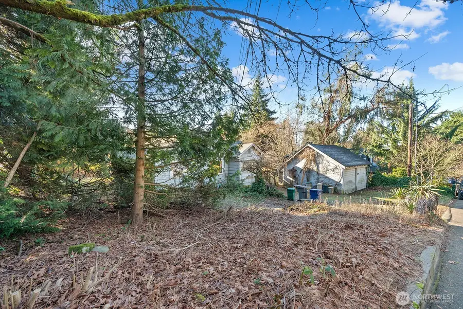 5721 108th Avenue Ne, Kirkland, WA 98033 - #2