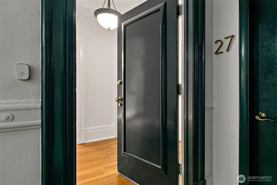 615 Boren Avenue #27, Seattle, WA 98104 - #3