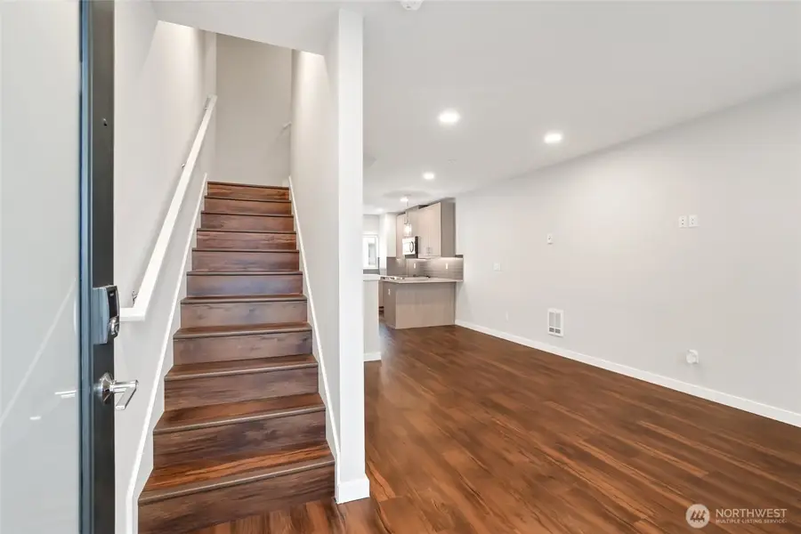 12522 15th Avenue Ne #B, Seattle, WA 98125 - Image #2