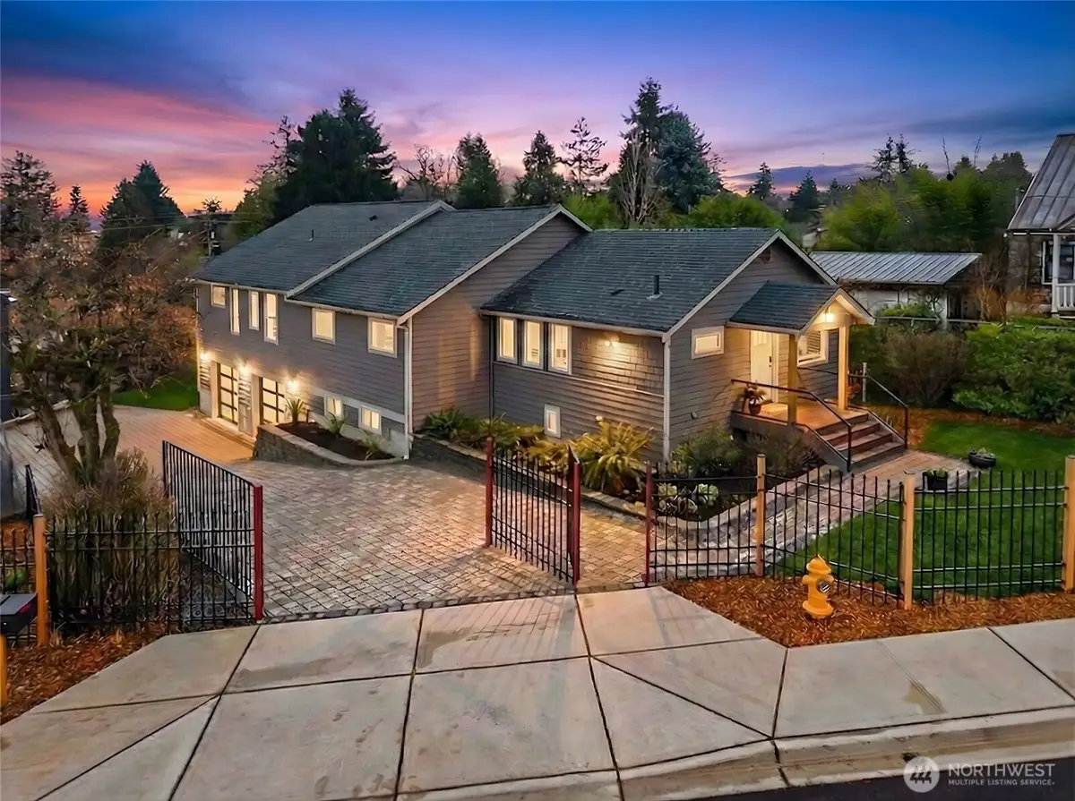 11642 Roseberg Ave S, Burien, WA 98168 - Image #1